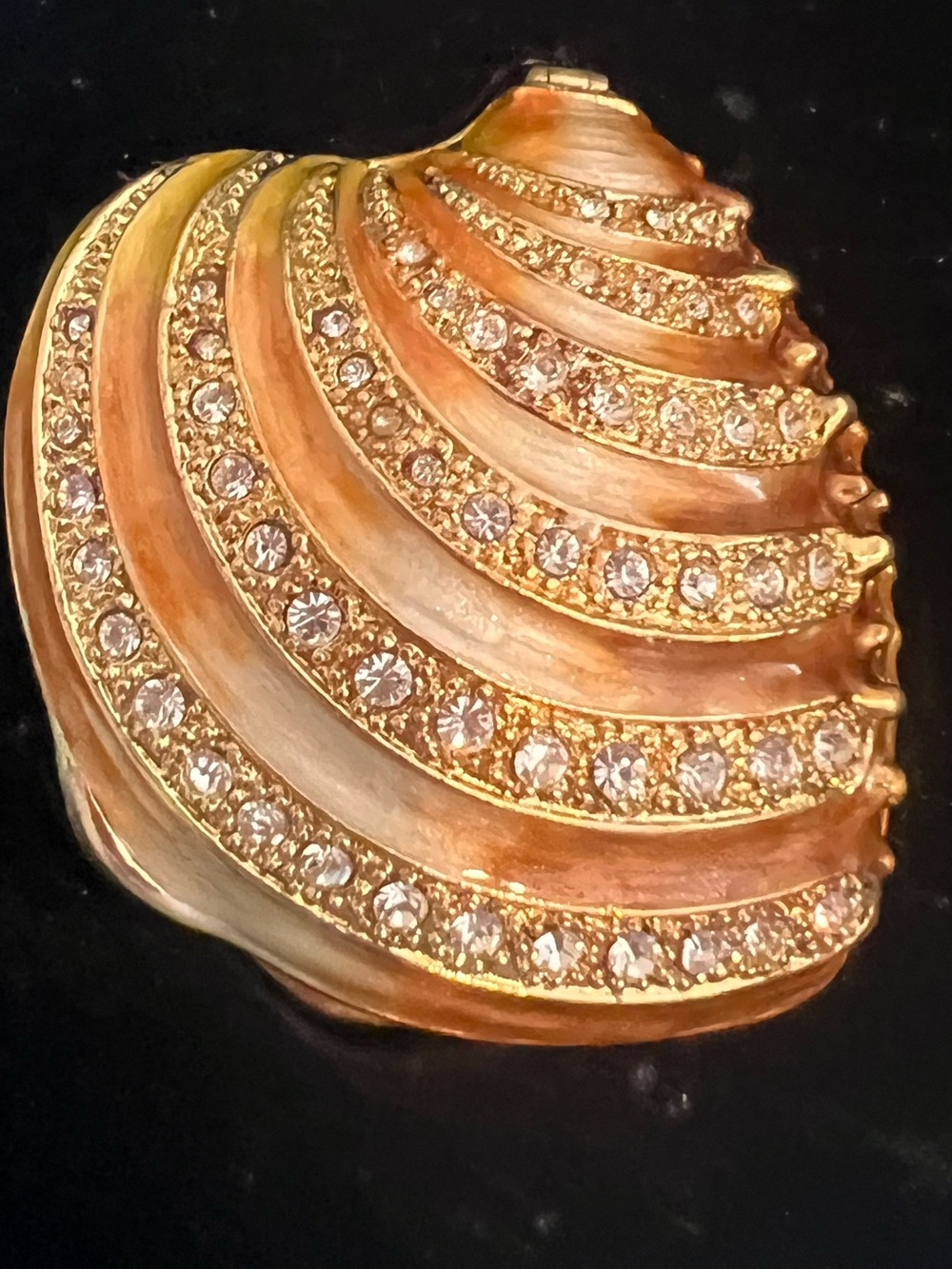 Two's Company Gold Crystal Shell Jewelry Box - Picture 2 of 7
